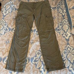 SOLD - Old Navy Khaki Cargo Pants - Classic Style Cargo 40x36